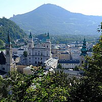 Zwischen Bergen, Heiligen und Salzburger Nockerln