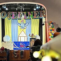 Josefiner Narren reisen durch die Jahrzehnte